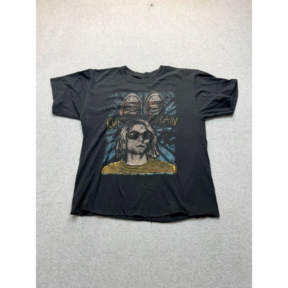 Vintage Kurt Cobain Nirvana Graphic T-Shirt Black Distressed Raw Hem L D-1-2